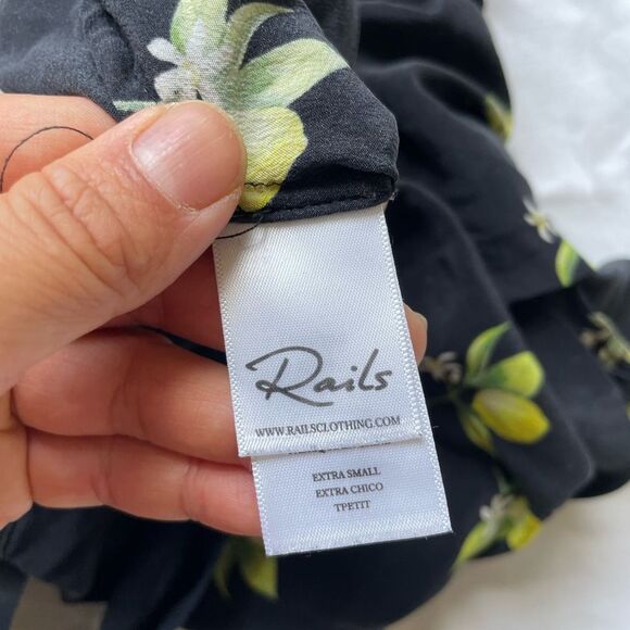 Rails 100% Silk Gigi Black/Lemon Print Pleated High Waisted Shorts XS VGUC - Picture 8 of 10